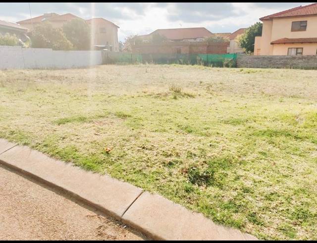 LAND FOR SALE IN NORTH VIEW ESTATE